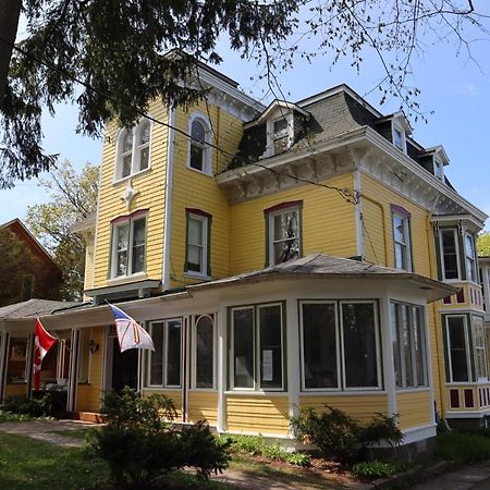Pangea House Bed & Breakfast Gananoque Luaran gambar