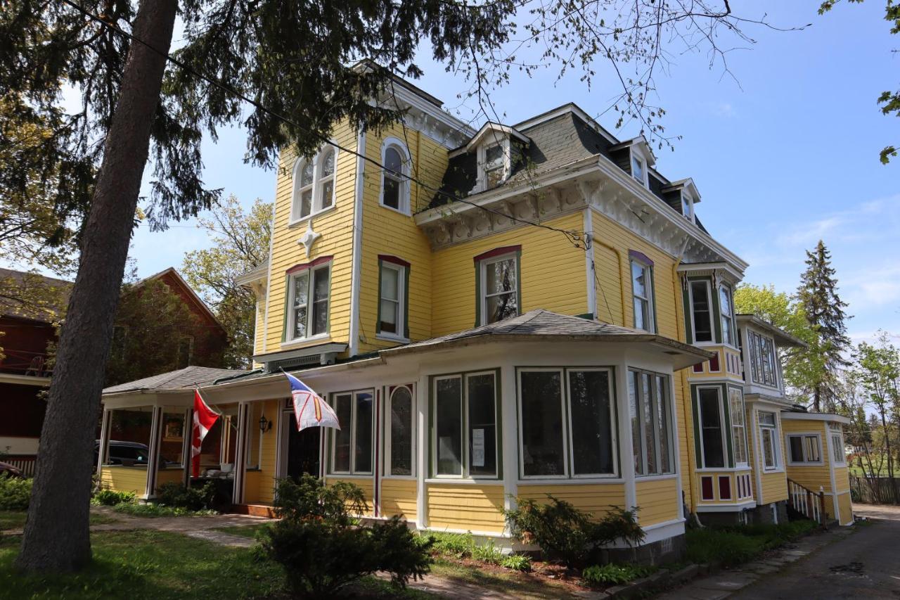 Pangea House Bed & Breakfast Gananoque Luaran gambar