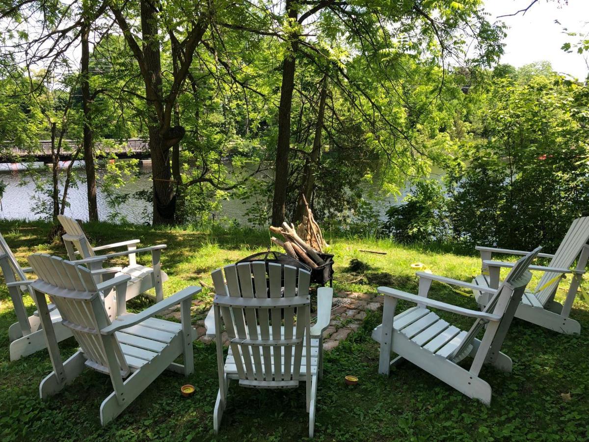 Pangea House Bed & Breakfast Gananoque Luaran gambar
